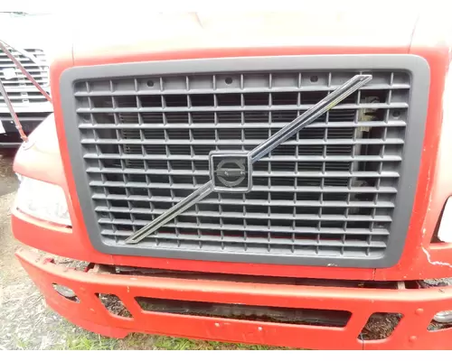 VOLVO VNM Grille