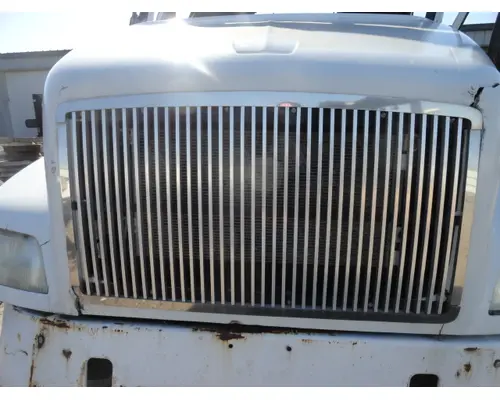 VOLVO VNM Grille