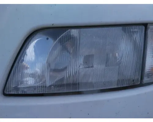 VOLVO VNM HEADLAMP ASSEMBLY