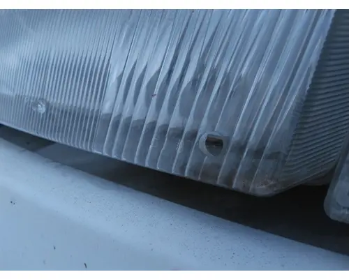 VOLVO VNM HEADLAMP ASSEMBLY