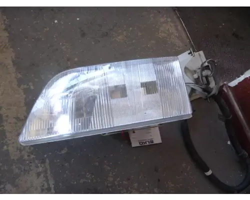 VOLVO VNM HEADLAMP ASSEMBLY