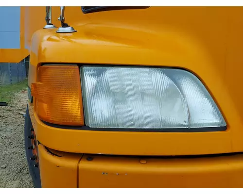 VOLVO VNM HEADLAMP ASSEMBLY