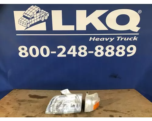 VOLVO VNM HEADLAMP ASSEMBLY