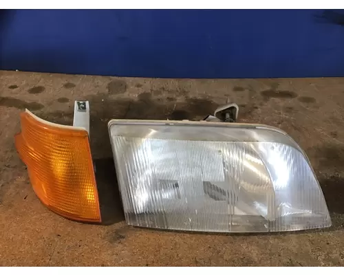 VOLVO VNM HEADLAMP ASSEMBLY