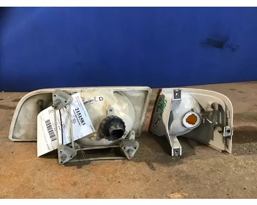 VOLVO VNM HEADLAMP ASSEMBLY