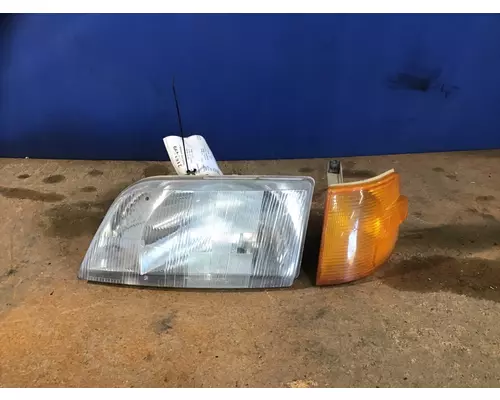 VOLVO VNM HEADLAMP ASSEMBLY