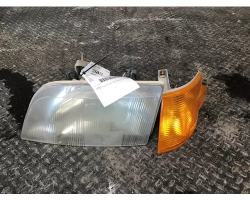 VOLVO VNM HEADLAMP ASSEMBLY