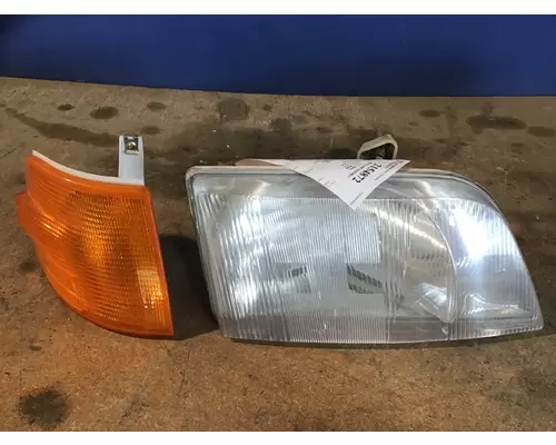 VOLVO VNM HEADLAMP ASSEMBLY