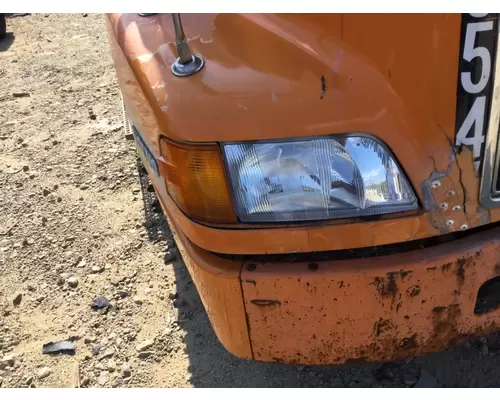 VOLVO VNM HEADLAMP ASSEMBLY