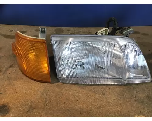 VOLVO VNM HEADLAMP ASSEMBLY