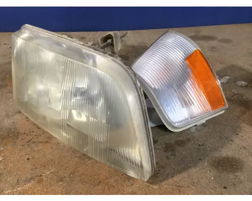 VOLVO VNM HEADLAMP ASSEMBLY