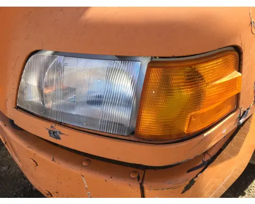 VOLVO VNM HEADLAMP ASSEMBLY