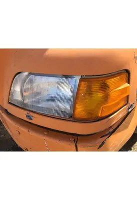 VOLVO VNM HEADLAMP ASSEMBLY