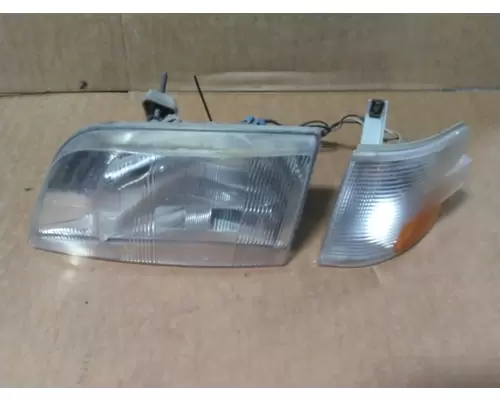 VOLVO VNM HEADLAMP ASSEMBLY