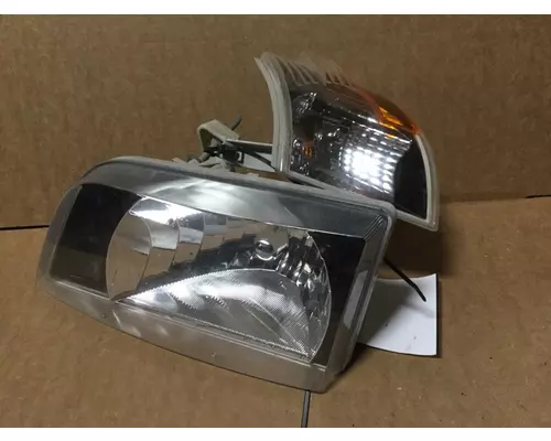 VOLVO VNM HEADLAMP ASSEMBLY