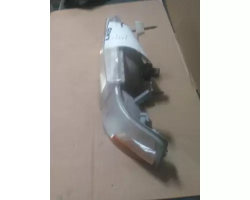 VOLVO VNM HEADLAMP ASSEMBLY