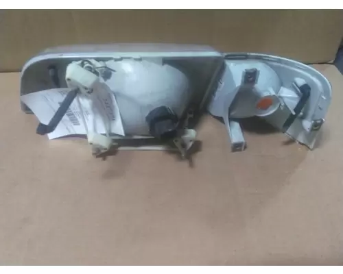 VOLVO VNM HEADLAMP ASSEMBLY