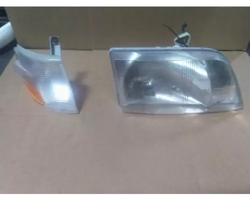 VOLVO VNM HEADLAMP ASSEMBLY