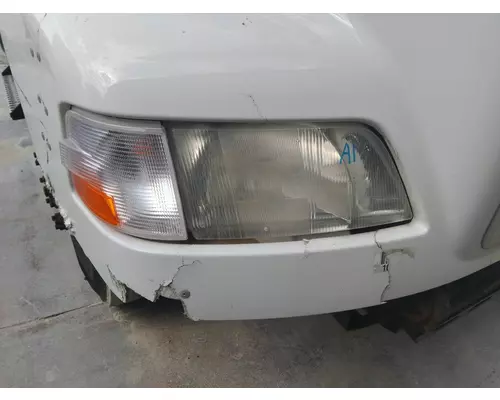 VOLVO VNM HEADLAMP ASSEMBLY
