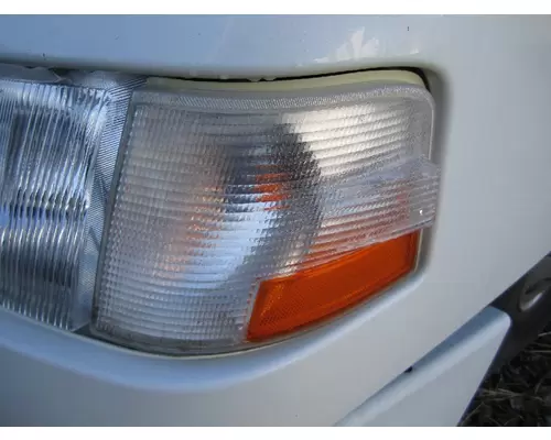 VOLVO VNM HEADLAMP ASSEMBLY