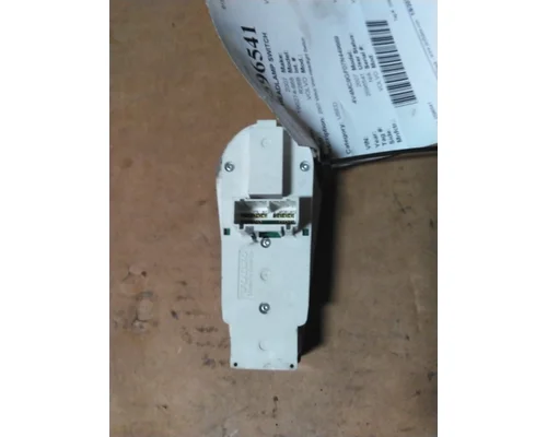VOLVO VNM HEADLAMP SWITCH