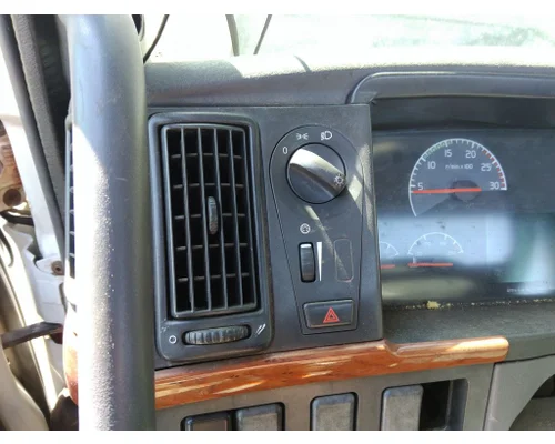 VOLVO VNM HEADLAMP SWITCH