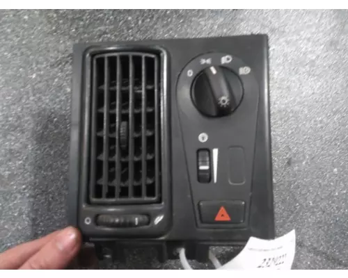 VOLVO VNM HEADLAMP SWITCH