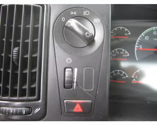 VOLVO VNM HEADLAMP SWITCH