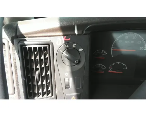 VOLVO VNM HEADLAMP SWITCH
