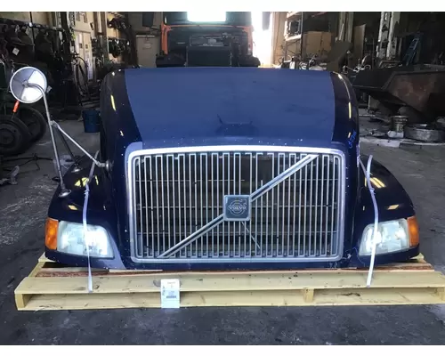 VOLVO VNM HOOD