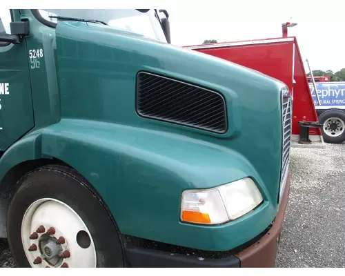 VOLVO VNM HOOD