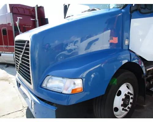 VOLVO VNM HOOD