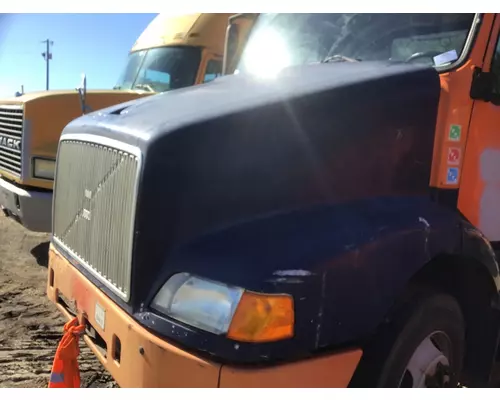 VOLVO VNM HOOD