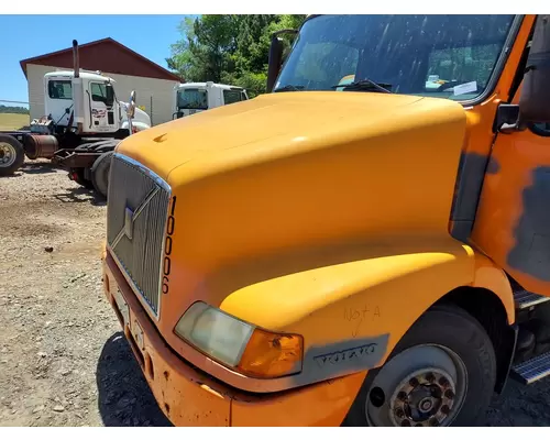 VOLVO VNM HOOD