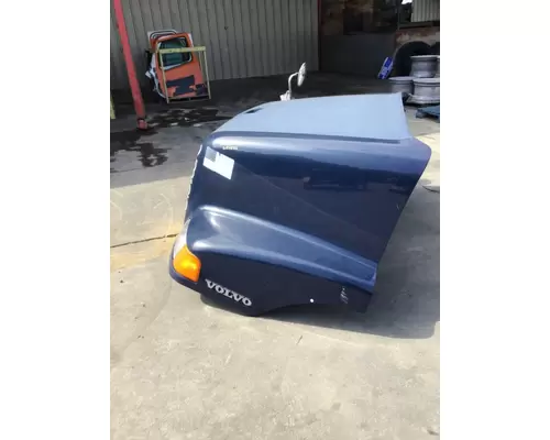 VOLVO VNM HOOD