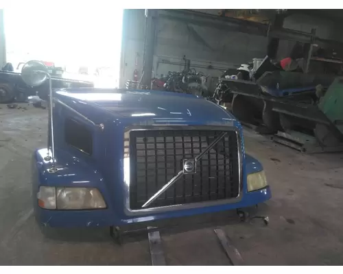 VOLVO VNM HOOD