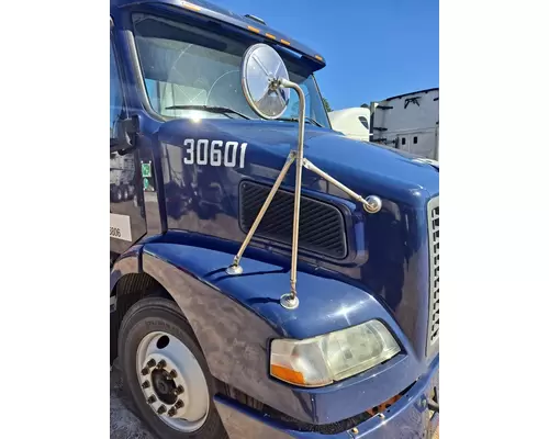 VOLVO VNM HOOD