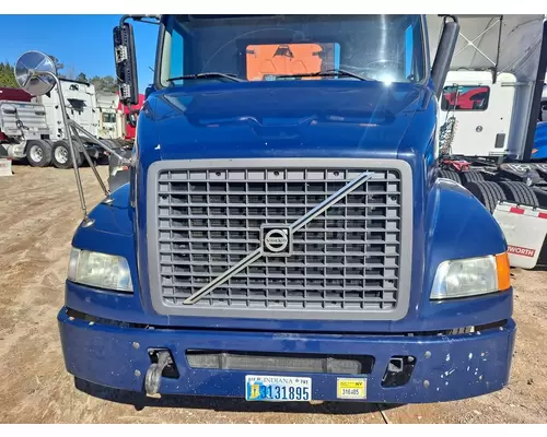 VOLVO VNM HOOD