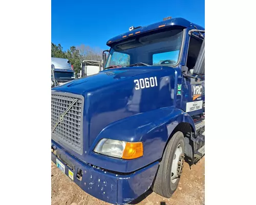 VOLVO VNM HOOD