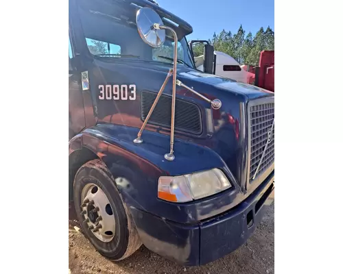 VOLVO VNM HOOD