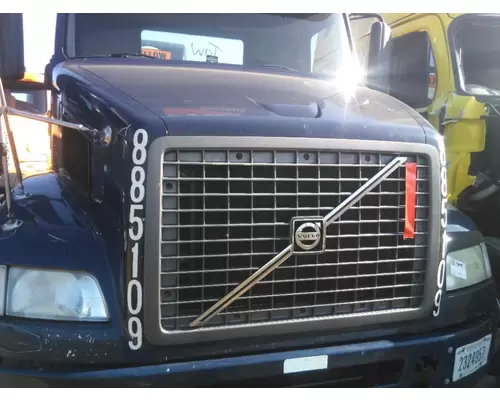 VOLVO VNM HOOD