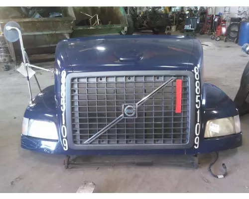 VOLVO VNM HOOD