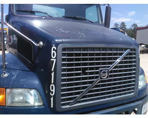 VOLVO VNM HOOD