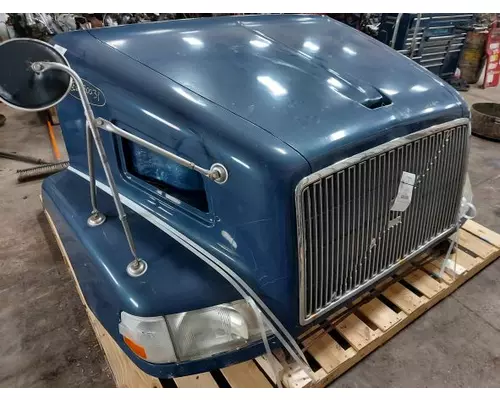 VOLVO VNM HOOD