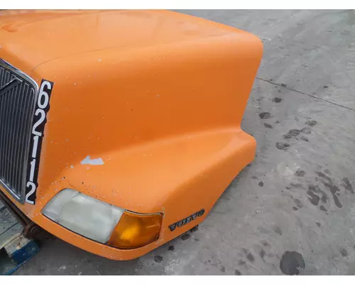 VOLVO VNM HOOD