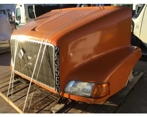 VOLVO VNM HOOD