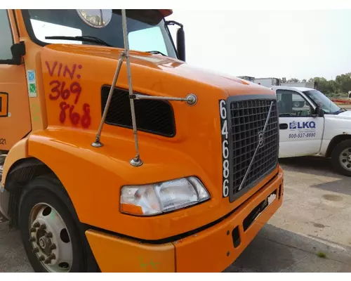 VOLVO VNM HOOD