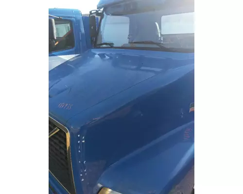 VOLVO VNM HOOD