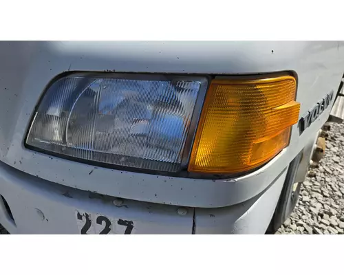 VOLVO VNM Headlamp Assembly