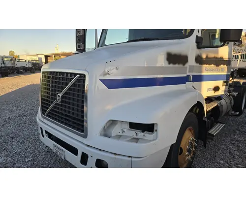 VOLVO VNM Hood